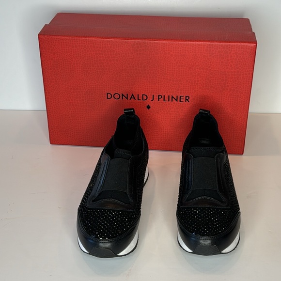 Donald J Pliner black beaded shoes - Picture 3 of 11